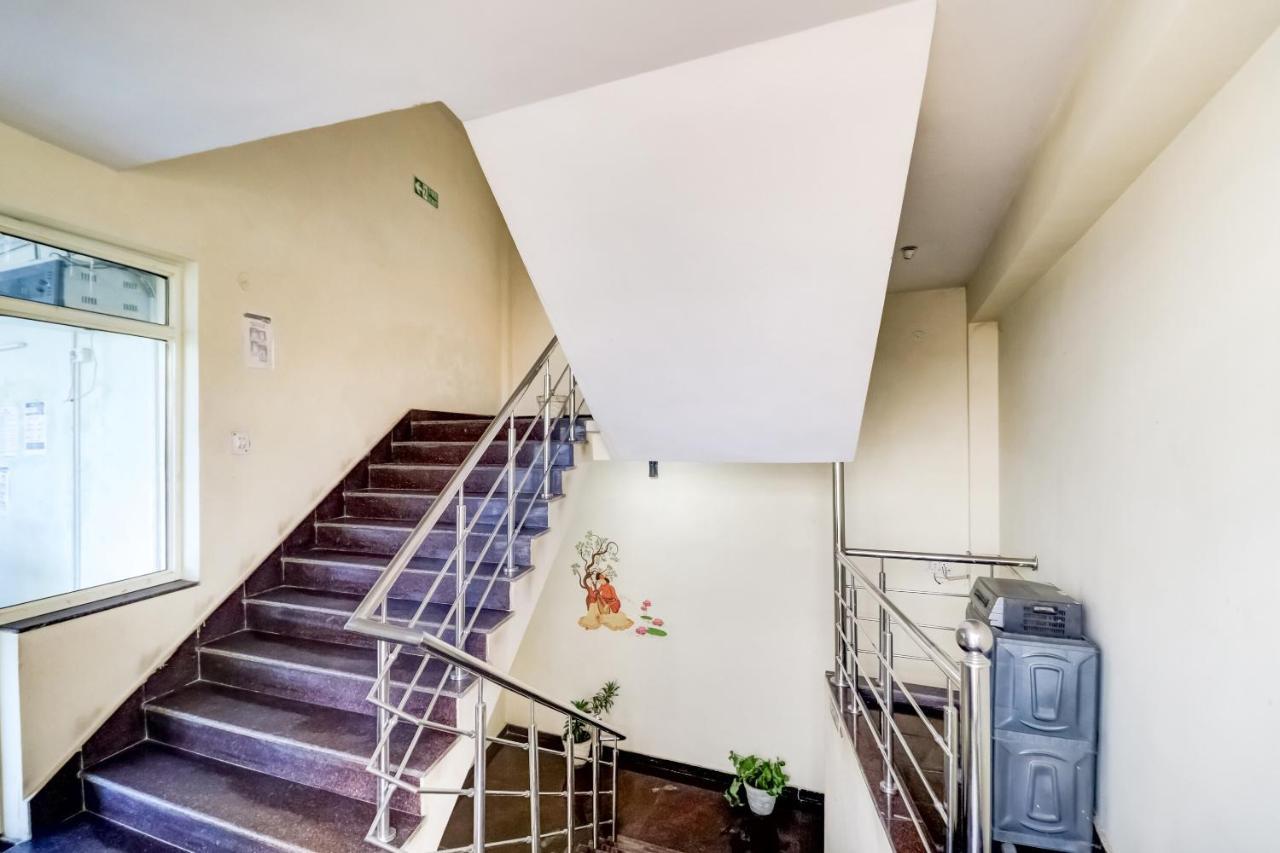 Oyo Hotel R K Residency Гургаон Экстерьер фото