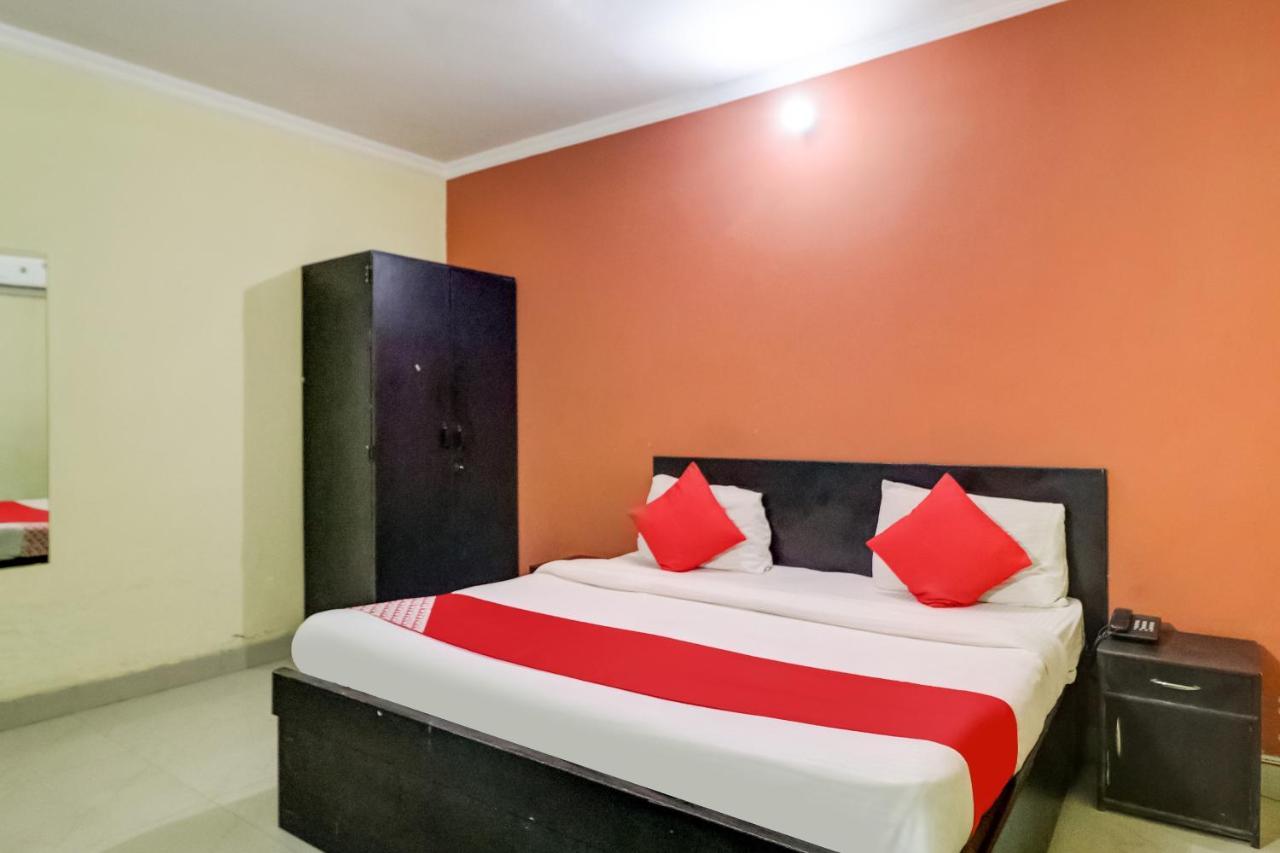 Oyo Hotel R K Residency Гургаон Экстерьер фото