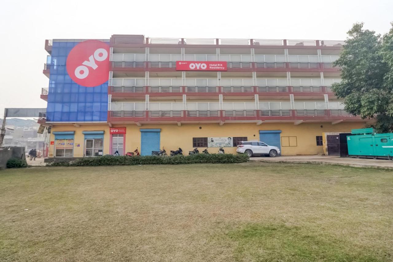 Oyo Hotel R K Residency Гургаон Экстерьер фото